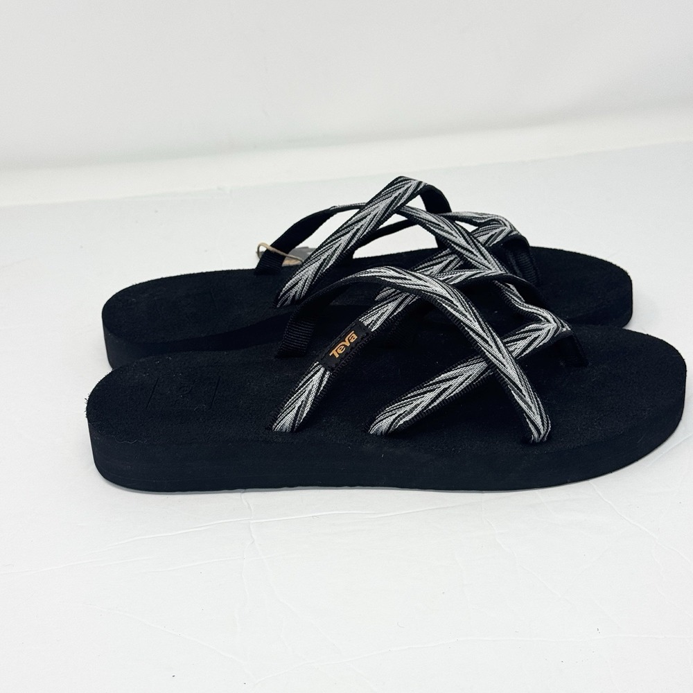 Teva Olowahu Strappy Sandals Hiking Beach Comfort Womens 7 Casual Mush Flip Flop